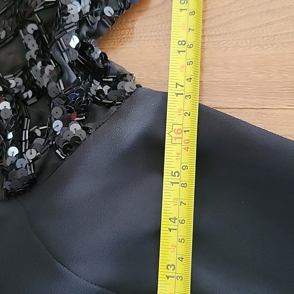 Vintage Tadashi Shoji Illusion Sleeve Beaded Dress Black USA Made Size 4 - Picture 8 of 9